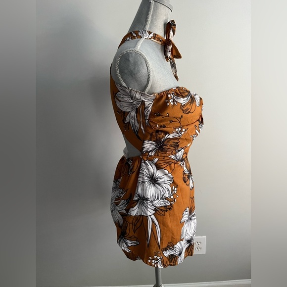 Mustard, black & White Amazon Floral Shorts Romper in Size Size Large - Picture 3 of 8